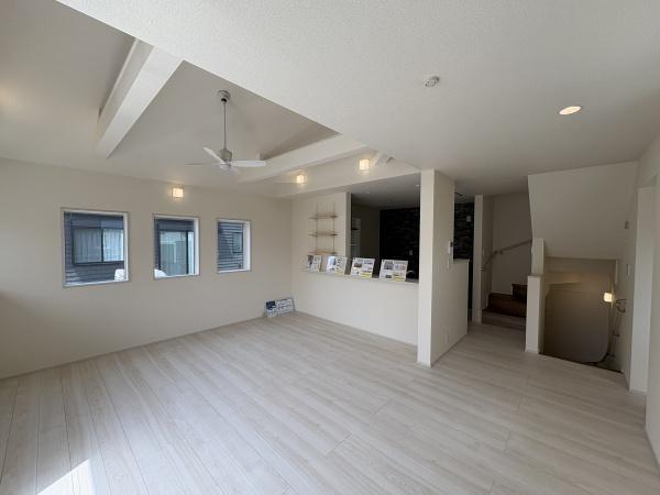 茅ヶ崎市高田１丁目　新築2号棟　全3棟