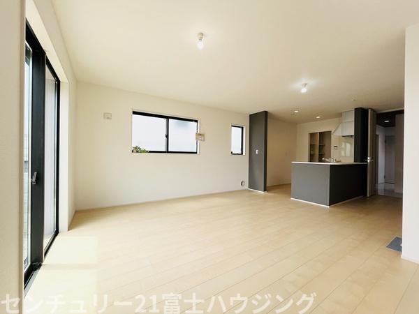 藤沢市石川5丁目　新築3号棟　全3棟
