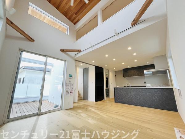 藤沢市辻堂6丁目　新築戸建　全1棟