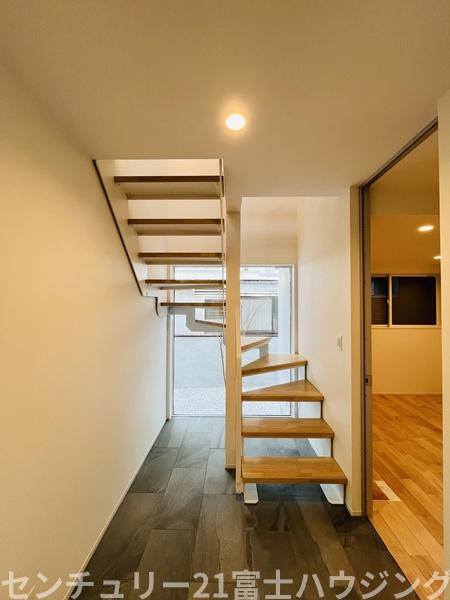 藤沢市辻堂6丁目　新築戸建　全1棟