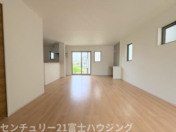 茅ヶ崎市柳島1期　新築戸建2号棟　全2棟