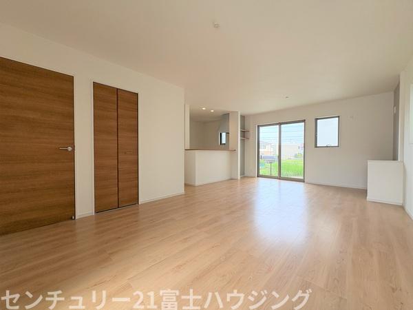 茅ヶ崎市柳島1期　新築戸建2号棟　全2棟