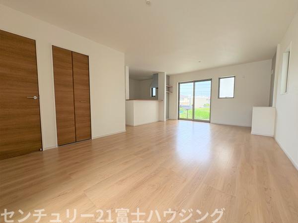 茅ヶ崎市柳島1期　新築戸建2号棟　全2棟