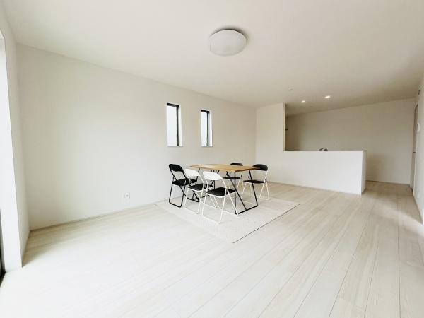 茅ヶ崎市香川2丁目1716番　新築戸建　全1棟