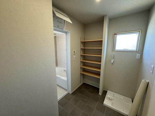 茅ヶ崎市美住町　新築戸建1号棟　全4棟