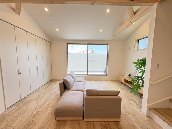 茅ヶ崎市美住町　新築戸建2号棟　全4棟