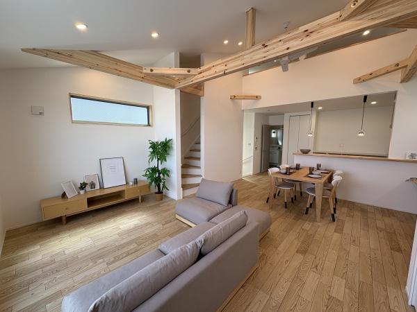 茅ヶ崎市美住町　新築戸建2号棟　全4棟