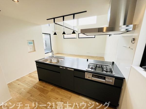 藤沢市本藤沢3丁目　新築戸建　全1棟