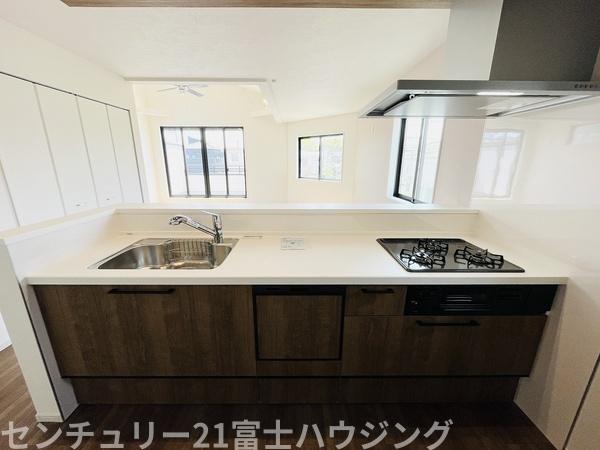 茅ヶ崎市小和田3期　新築分譲住宅　1号棟　全2棟