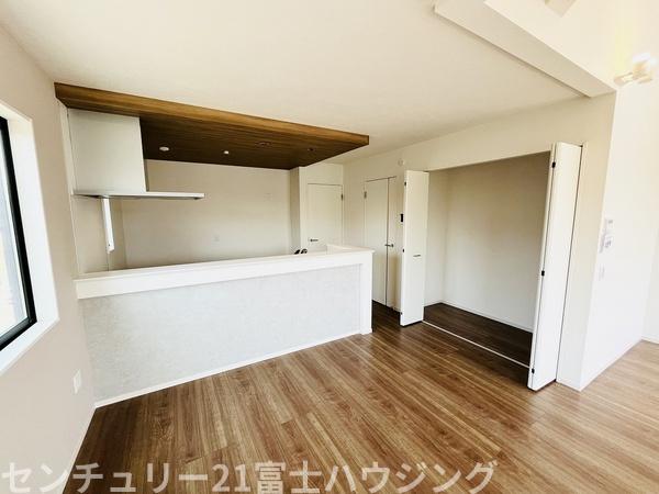 茅ヶ崎市小和田3期　新築分譲住宅　1号棟　全2棟