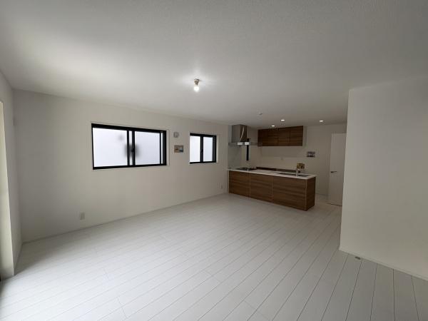 茅ヶ崎市室田3丁目　新築戸建　2号棟　全2棟