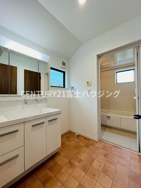藤沢市亀井野4丁目　新築C号棟　全3棟