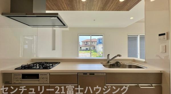茅ヶ崎市中島　新築戸建3号棟　全3区画