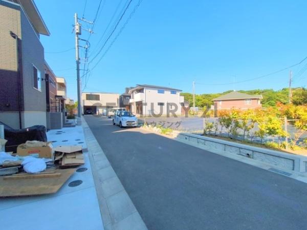 藤沢市大庭6期 新築1号棟 全2棟(前面道路含む現地写真)