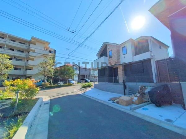 藤沢市大庭6期 新築1号棟 全2棟(前面道路含む現地写真)