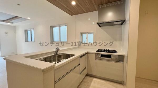 茅ヶ崎市赤羽根　新築戸建　2号棟　全2棟