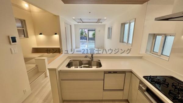 茅ヶ崎市赤羽根　新築戸建　2号棟　全2棟