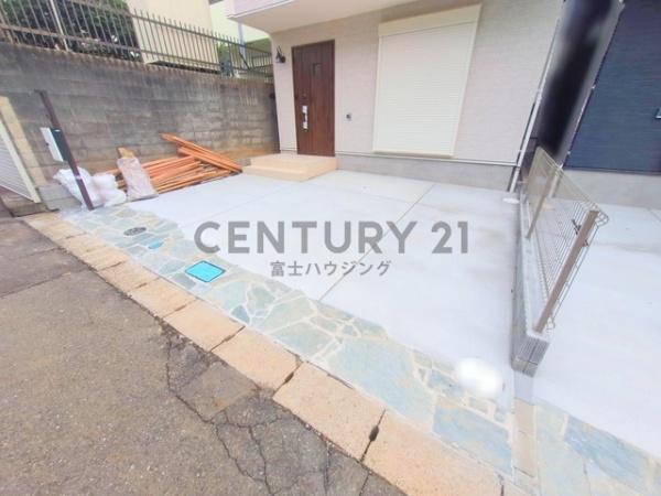 藤沢市善行3丁目　新築2号棟　全3棟