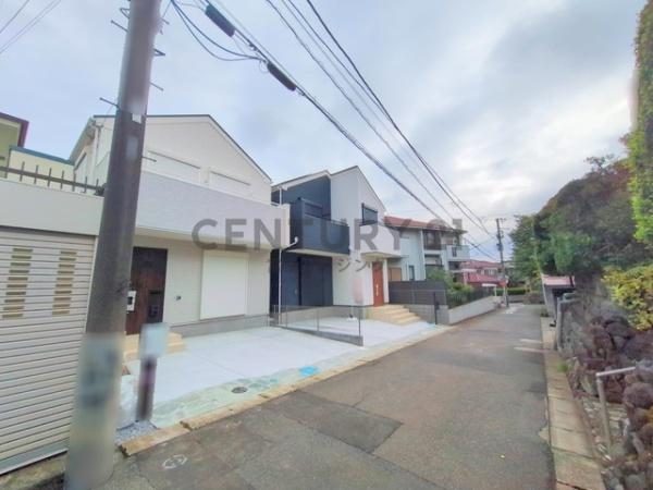 藤沢市善行3丁目　新築2号棟　全3棟