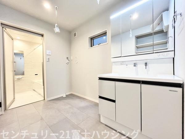 茅ヶ崎市菱沼1丁目　新築戸建B号棟　全2棟
