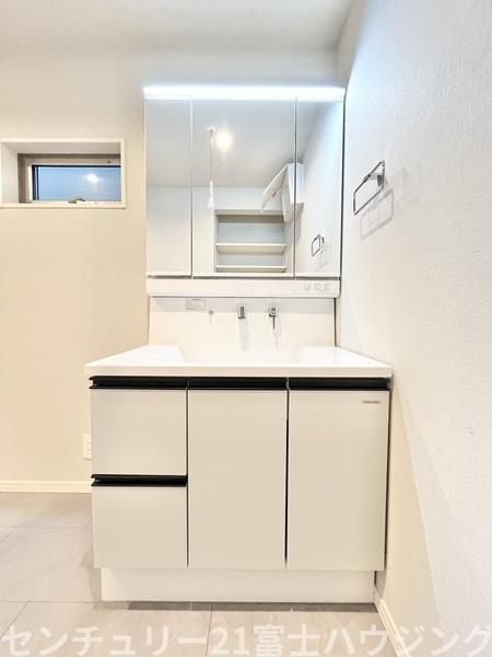 茅ヶ崎市菱沼1丁目　新築戸建B号棟　全2棟