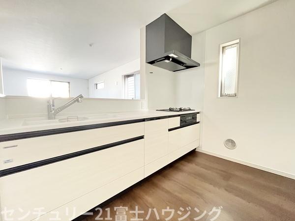 茅ヶ崎市菱沼1丁目　新築戸建B号棟　全2棟