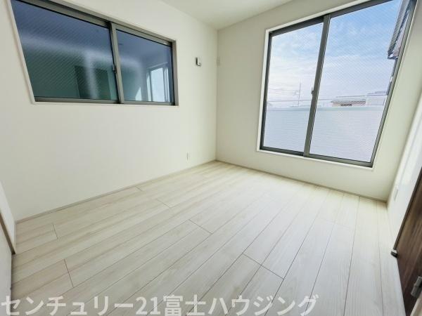 茅ヶ崎市萩園第2　新築戸建2号棟　全3棟