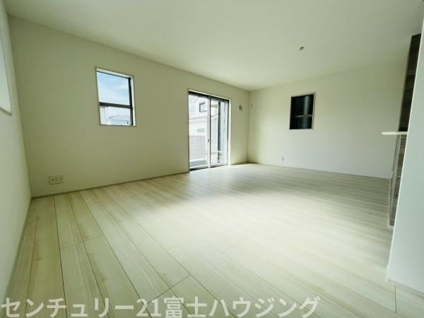 茅ヶ崎市萩園第2　新築戸建2号棟　全3棟