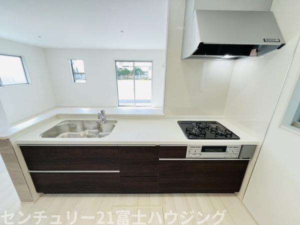 茅ヶ崎市萩園第2　新築戸建2号棟　全3棟