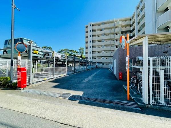 グラン・コート湘南茅ヶ崎(駐車場)