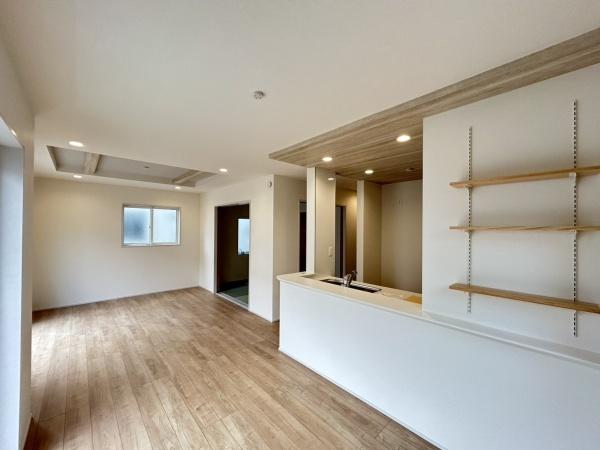 茅ヶ崎市南湖4丁目　新築戸建　2号棟　全2棟