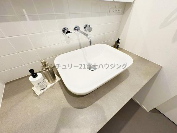 茅ヶ崎市小和田１丁目の中古一戸建て