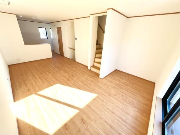 藤沢市本町3丁目1816番　新築戸建A号棟　全3棟