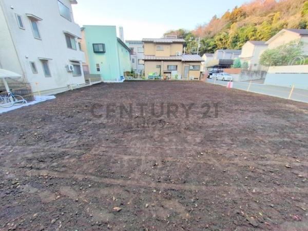 藤沢市大庭5221番　新築戸建B号棟　全3棟