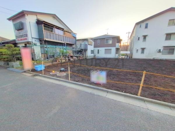藤沢市大庭5221番　新築戸建B号棟　全3棟