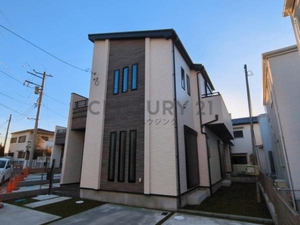 藤沢市辻堂元町2丁目2447番　新築戸建B号棟　全3棟