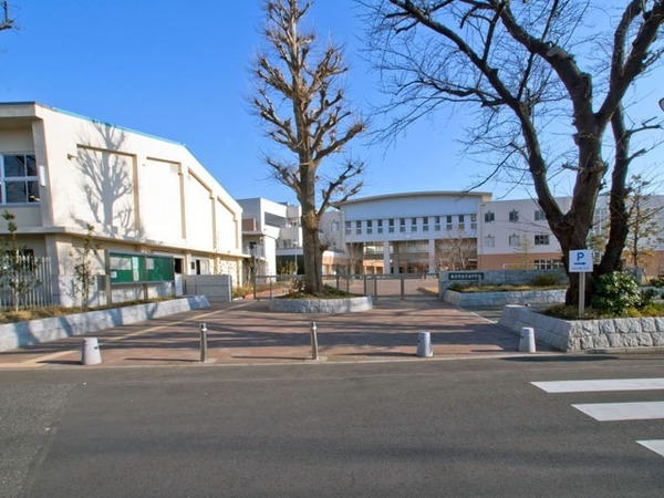 藤沢市円行１丁目の中古一戸建て(藤沢市立六会中学校)