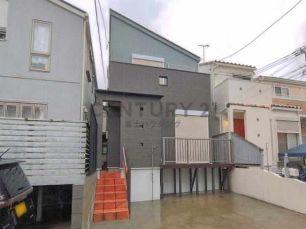 藤沢市片瀬２丁目の中古一戸建て