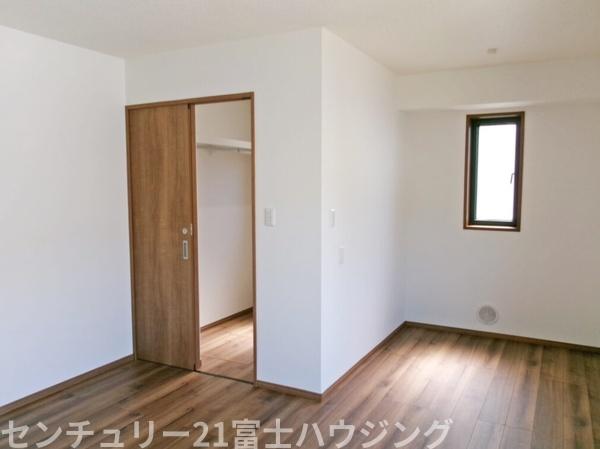 茅ヶ崎市香川３丁目の中古一戸建て