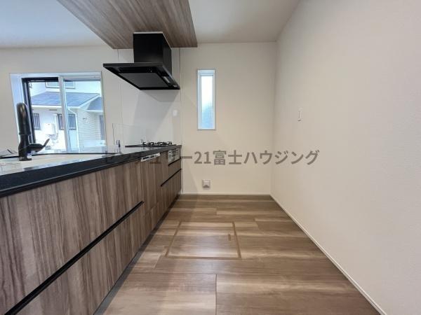 茅ヶ崎市東海岸南6丁目　新築3号棟　全3棟