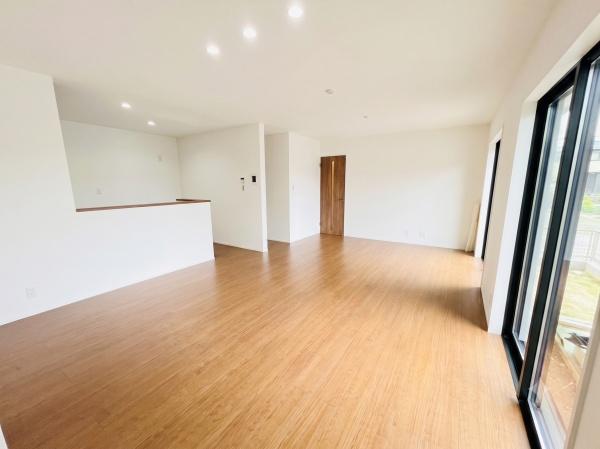 藤沢市白旗4丁目　新築戸建　全1棟