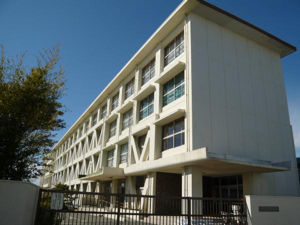 グランシティ湘南海岸2　ガレリア・プラージュ(藤沢市立浜見小学校)
