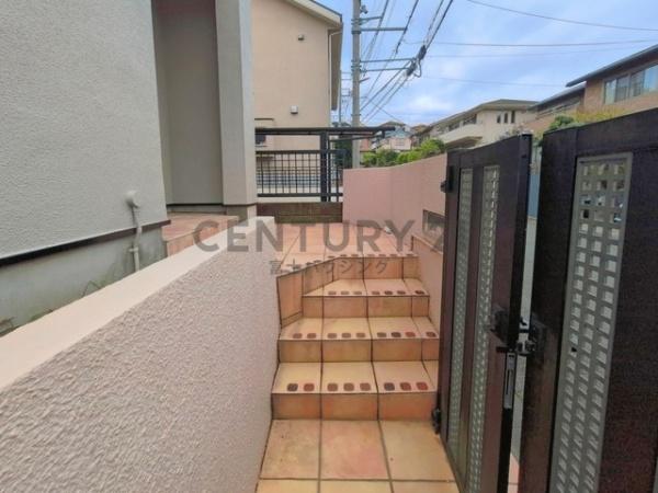 藤沢市本藤沢３丁目の中古一戸建て