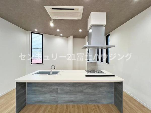 藤沢市片瀬３丁目の中古一戸建て