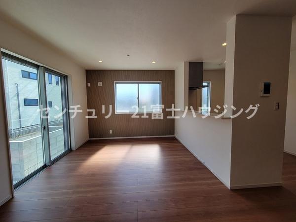 茅ケ崎市中島4期　新築戸建3号棟　全5棟