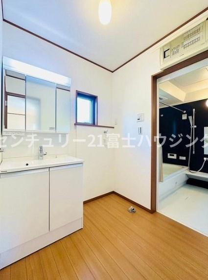 藤沢市鵠沼松が岡２丁目の中古一戸建て