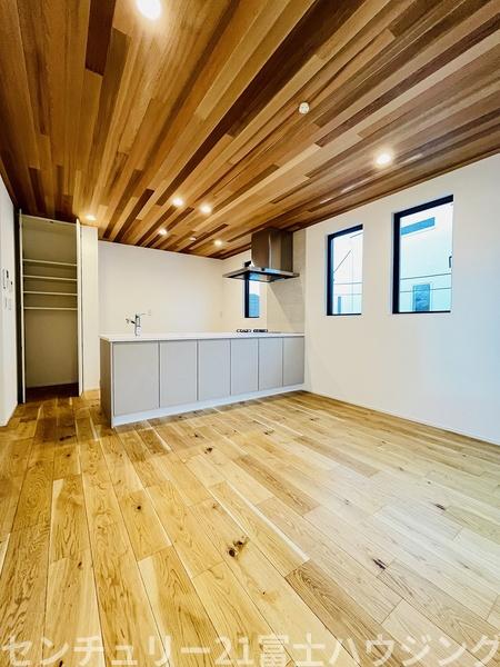 茅ヶ崎市東海岸南４丁目の新築一戸建