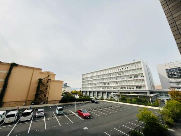 サーパス茅ヶ崎駅前