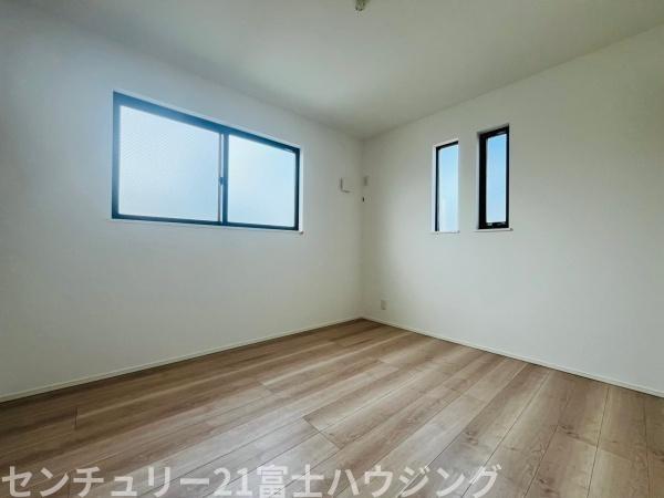 藤沢市辻堂元町2丁目　新築戸建2号棟　全3棟