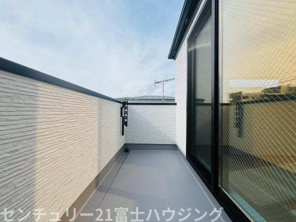藤沢市辻堂元町2丁目　新築戸建2号棟　全3棟